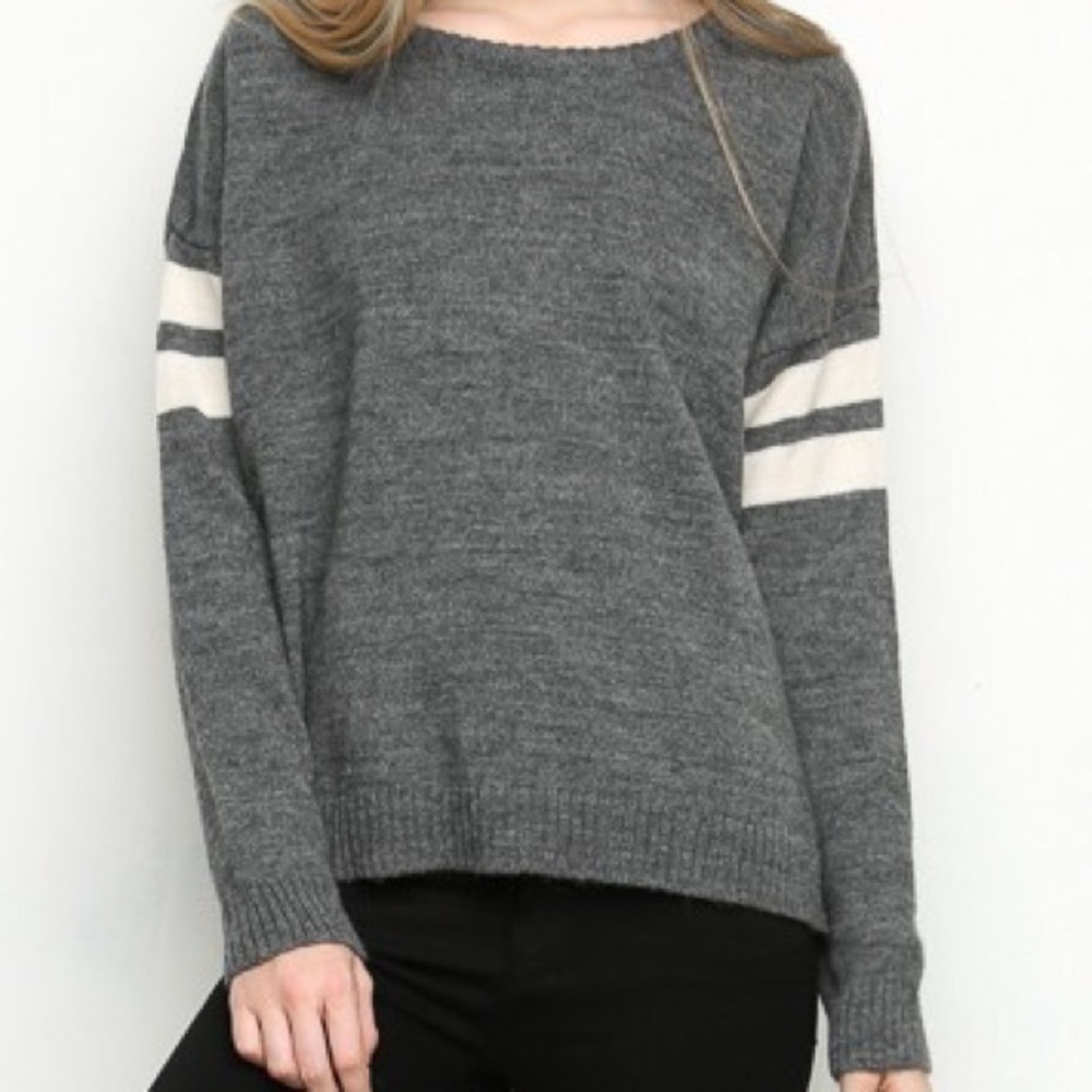 BRANDY MELVILLE- Veena Sweater